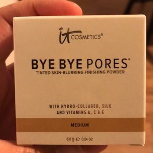 IT Cosmetics Bye Bye Pores Finishing Powder